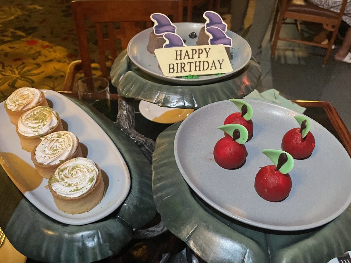 Story Book Dining at Artist Point with Snow Whiteの食事内容（デザート）