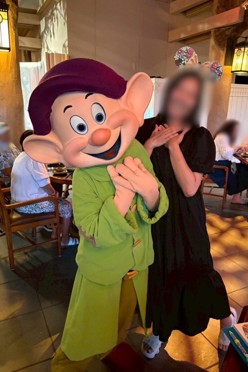 Story Book Dining at Artist Point with Snow Whiteのおとぼけ (Dopy)