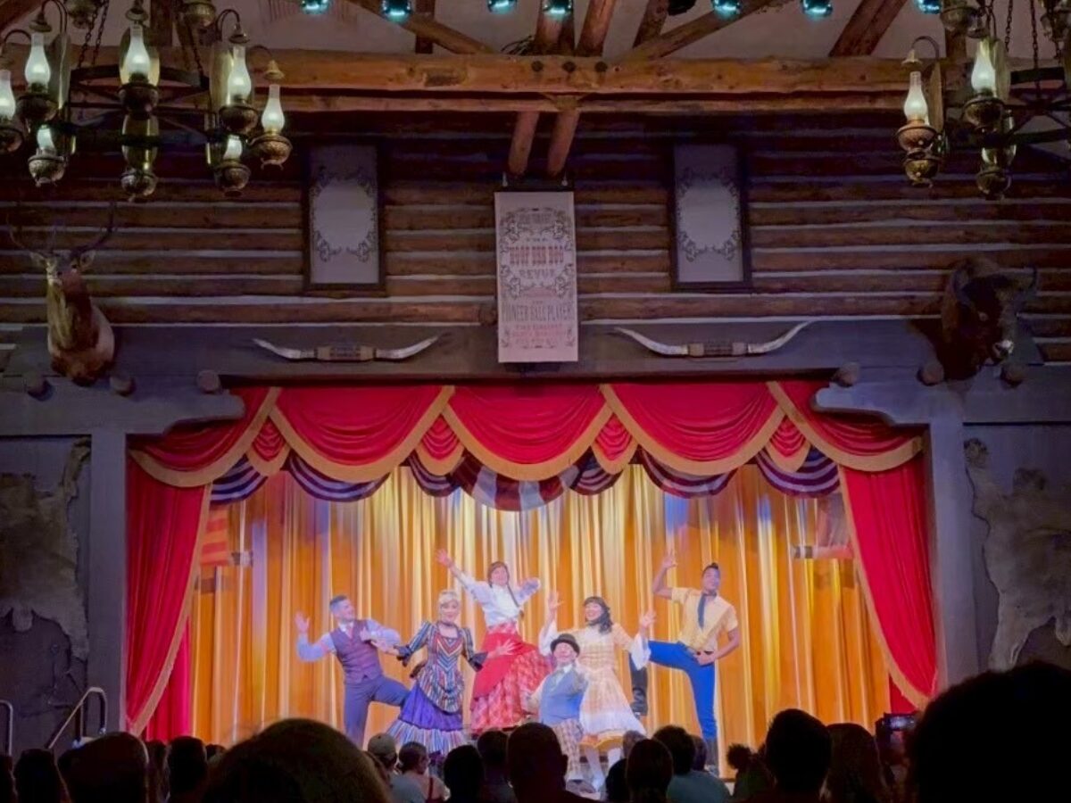 Hoop-Dee-Doo Musical Revueのショー